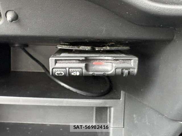 Nissan NOTE 2017-03 6683945-3