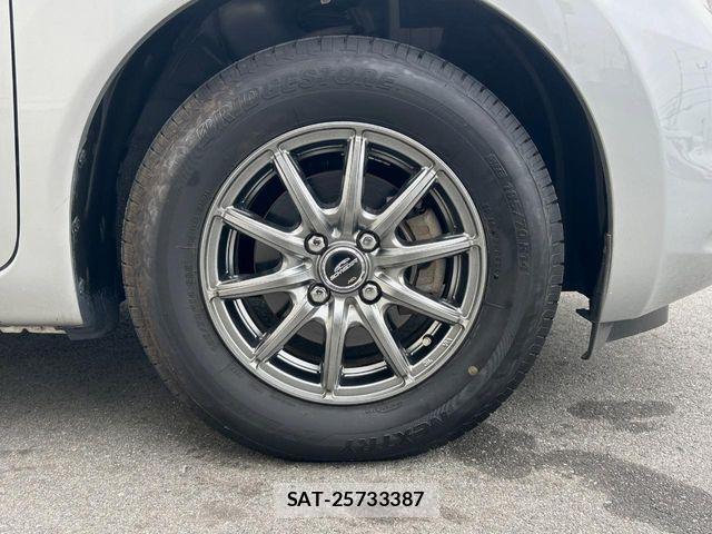 Nissan NOTE 2013-02 6716975-11
