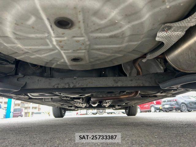 Nissan NOTE 2013-02 6716975-18