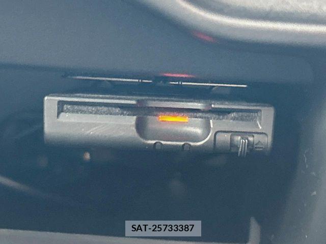 Nissan NOTE 2013-02 6716975-4