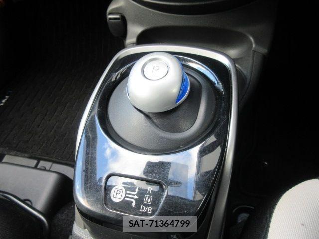 Nissan NOTE 2017-03 6752738-16