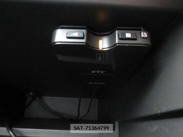 Nissan NOTE 2017-03 6752738-18