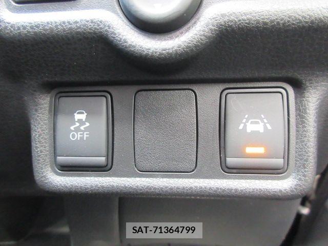 Nissan NOTE 2017-03 6752738-19