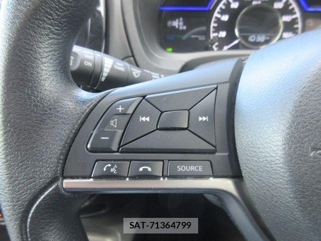 Nissan NOTE 2017-03 6752738-22