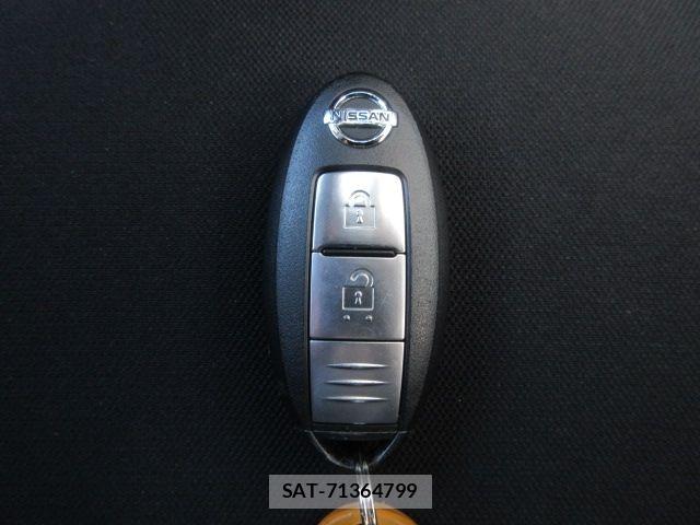 Nissan NOTE 2017-03 6752738-25