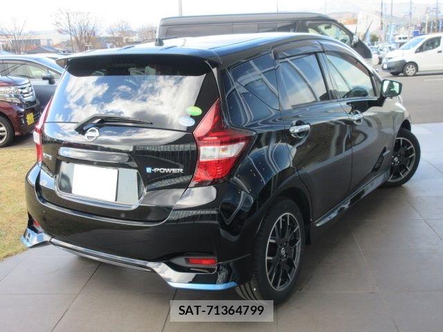 Nissan NOTE 2017-03 6752738-2
