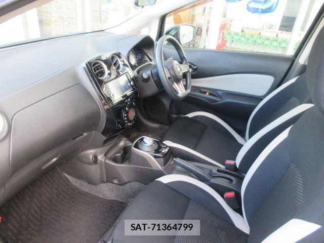 Nissan NOTE 2017-03 6752738-5