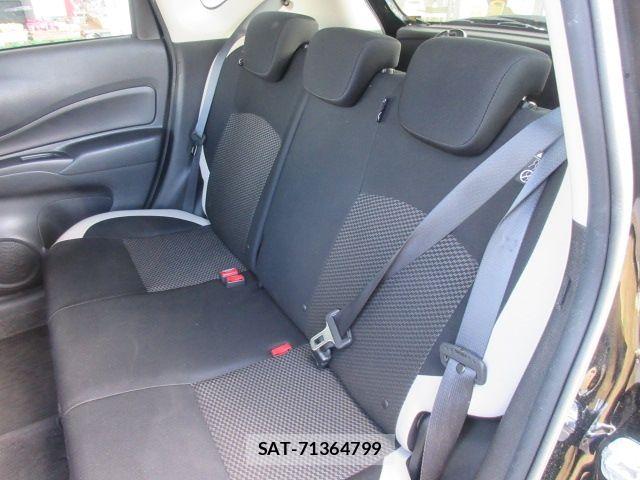 Nissan NOTE 2017-03 6752738-6