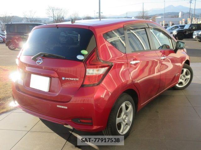 Nissan NOTE 2017-05 6752740-2