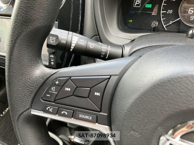 Nissan NOTE 2019-05 6752732-24