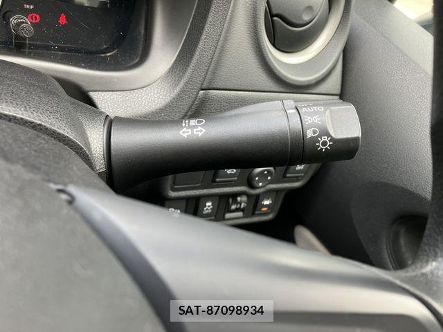 Nissan NOTE 2019-05 6752732-25