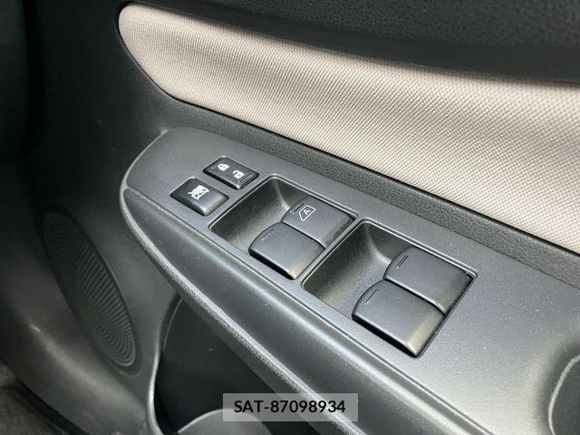 Nissan NOTE 2019-05 6752732-26