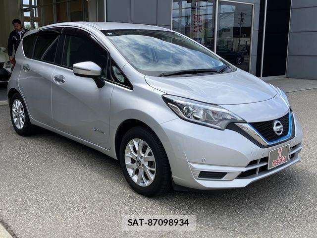 Nissan NOTE 2019-05 6752732-3