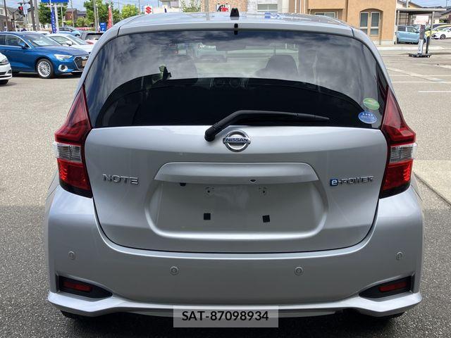 Nissan NOTE 2019-05 6752732-5