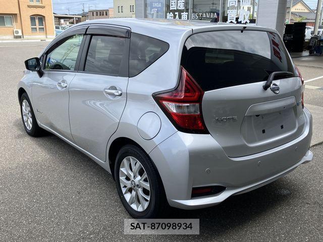 Nissan NOTE 2019-05 6752732-6