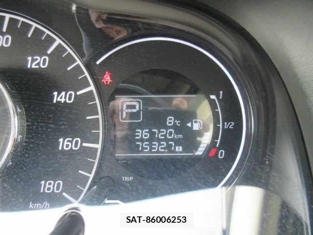 Nissan NOTE 2013-07 6752751-14