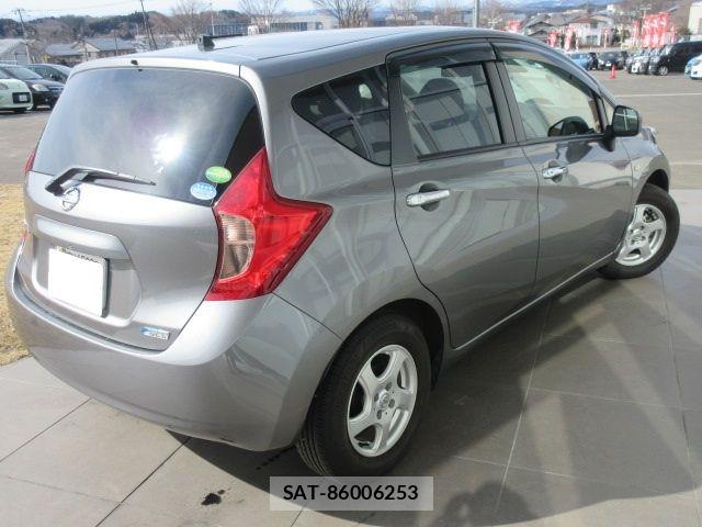 Nissan NOTE 2013-07 6752751-2