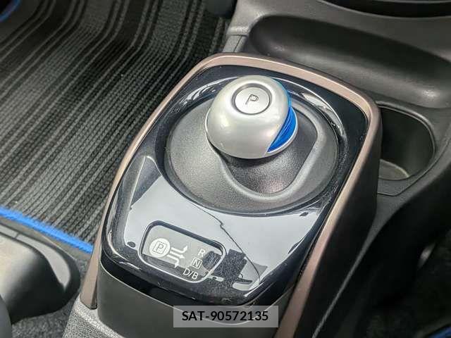 Nissan NOTE 2017-02 6752725-12