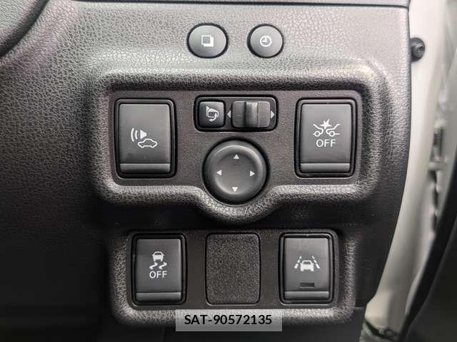 Nissan NOTE 2017-02 6752725-6