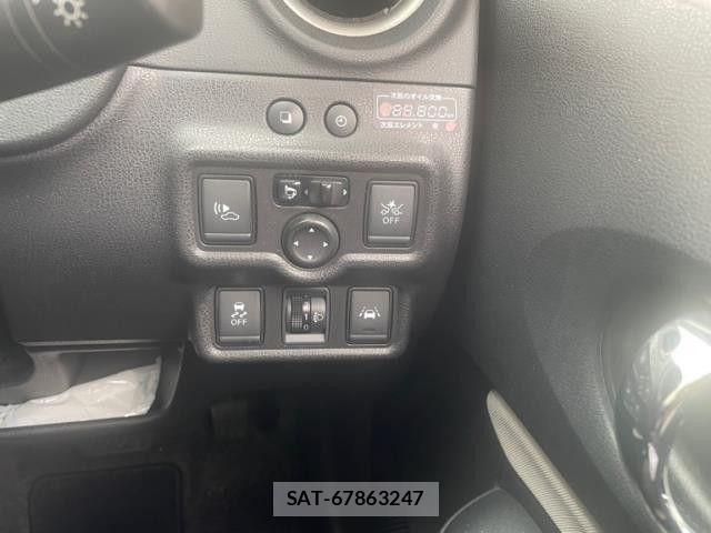 Nissan NOTE 2017-12 6752737-6