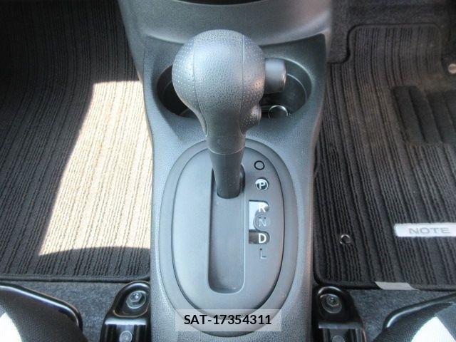 Nissan NOTE 2017-05 6752739-15