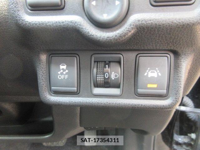 Nissan NOTE 2017-05 6752739-17