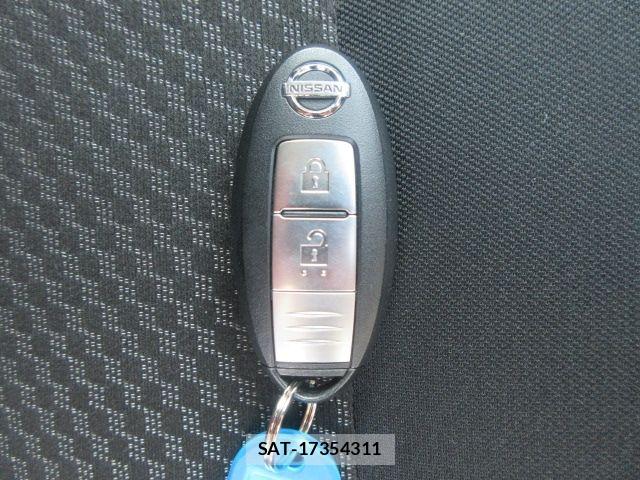 Nissan NOTE 2017-05 6752739-21