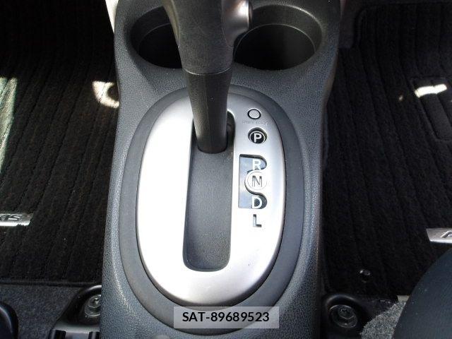 Nissan NOTE 2013-04 6752752-14