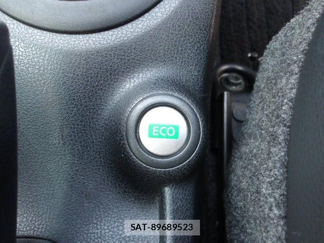 Nissan NOTE 2013-04 6752752-16