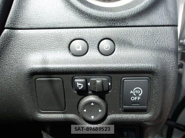 Nissan NOTE 2013-04 6752752-18