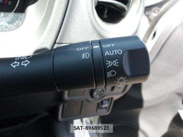 Nissan NOTE 2013-04 6752752-20