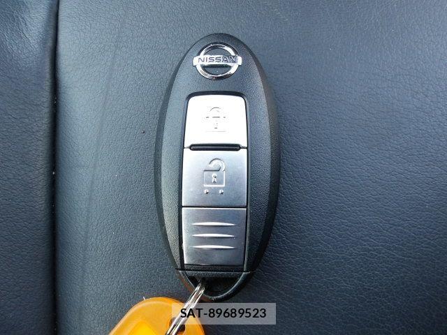 Nissan NOTE 2013-04 6752752-22
