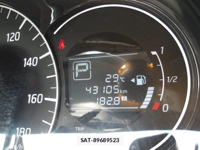 Nissan NOTE 2013-04 6752752-23