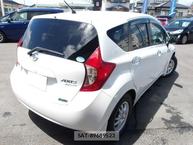 Nissan NOTE 2013-04 6752752-2