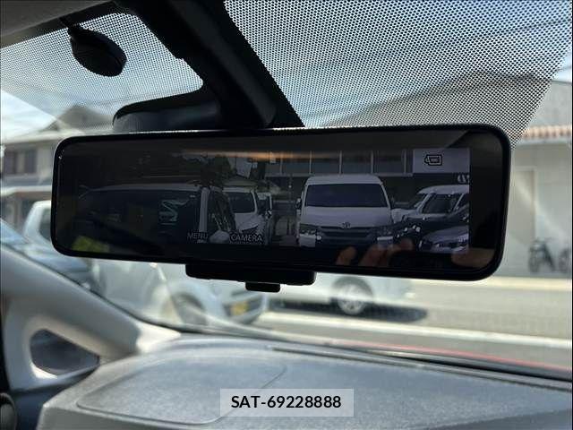 Nissan NOTE 2017-05 6816343-17