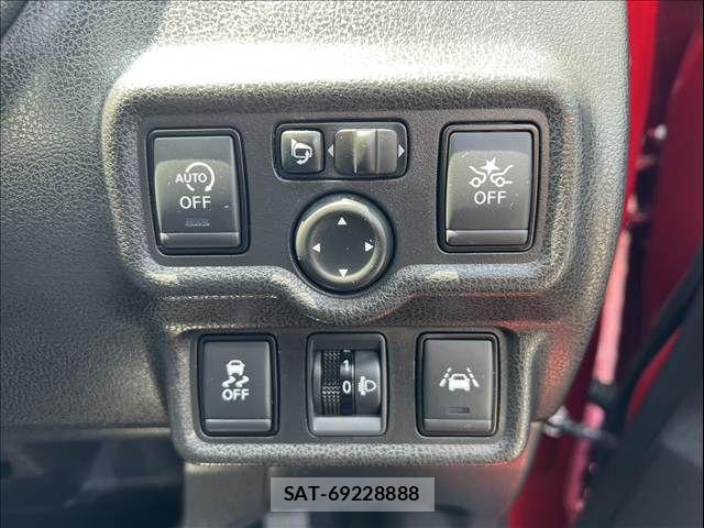 Nissan NOTE 2017-05 6816343-26