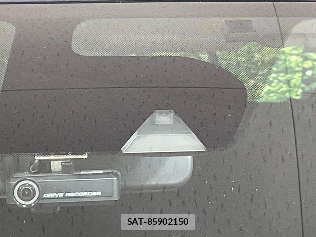 Nissan NOTE 2017-06 6816345-4