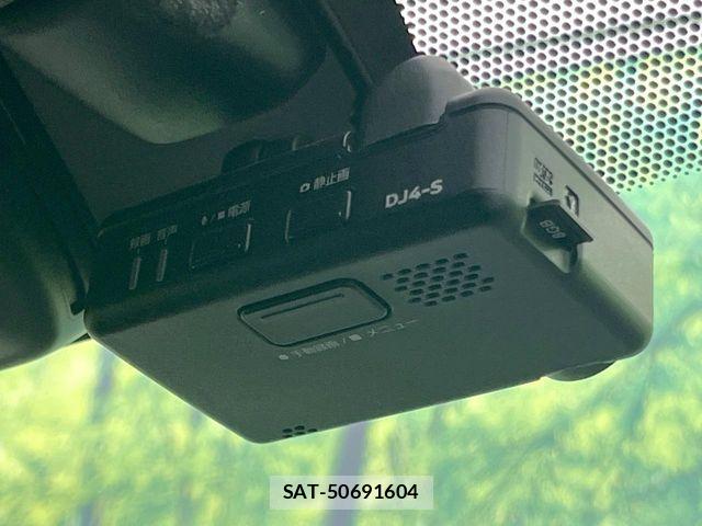 Nissan NOTE 2017-11 6816338-5