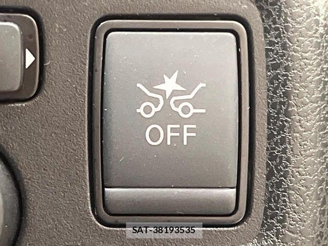 Nissan NOTE 2017-06 6816328-4