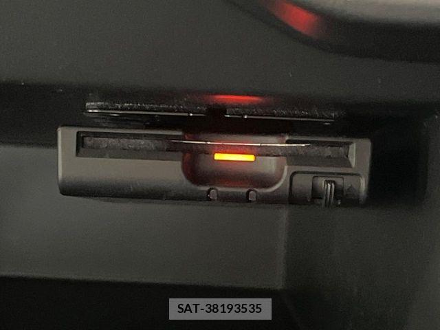 Nissan NOTE 2017-06 6816328-6