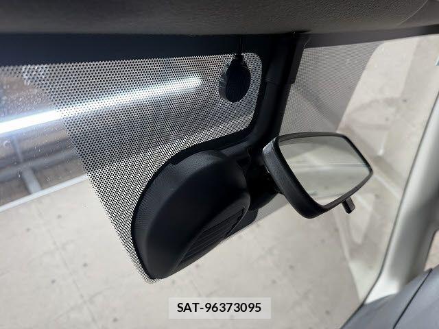Nissan NOTE 2016-05 6816351-13