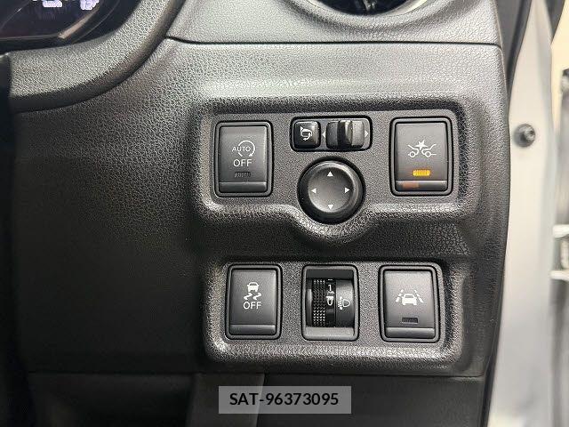 Nissan NOTE 2016-05 6816351-17