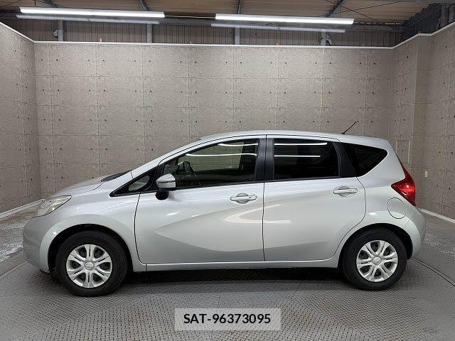 Nissan NOTE 2016-05 6816351-5