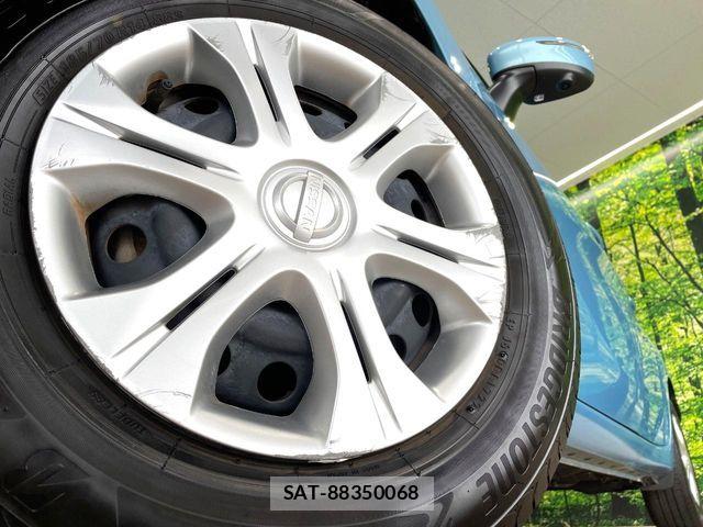 Nissan NOTE 2015-06 6816350-12