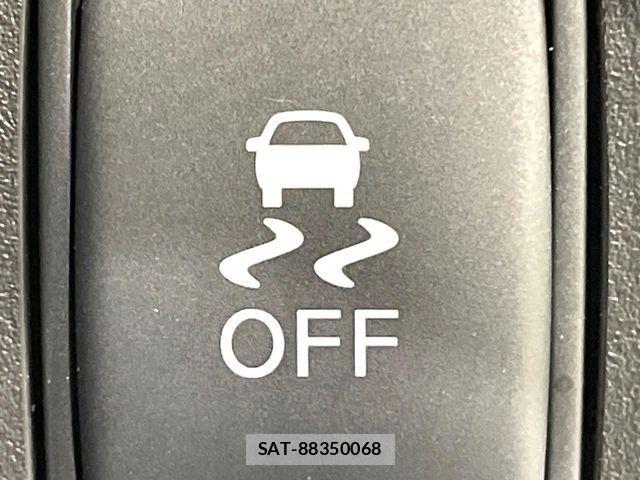 Nissan NOTE 2015-06 6816350-5