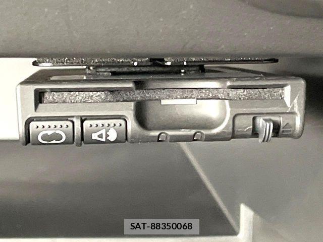 Nissan NOTE 2015-06 6816350-6