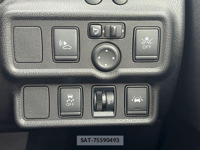 Nissan NOTE 2018-09 6816331-15