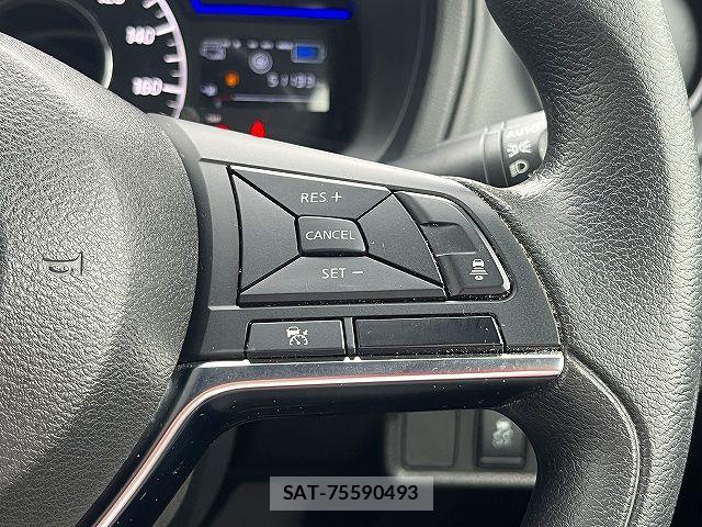 Nissan NOTE 2018-09 6816331-17