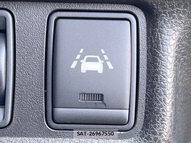 Nissan NOTE 2015-07 6816357-5