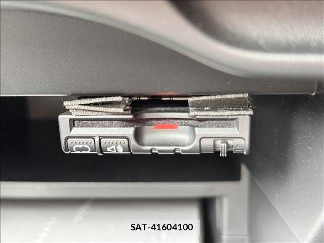 Nissan NOTE 2018-01 6910600-14
